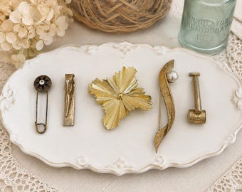 Lote de 5 broches vintage / Broches florales con forma de hoja en tono dorado / Bisutería retro / Colección de joyería vintage