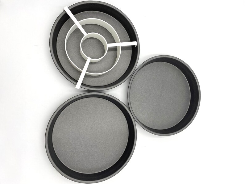 Chicago Metallic Non-Stick Checkerboard Cake Pan Set - Thumbnail 3