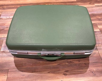 Vintage Boyle Suitcase Luggage Hardshell Green No Keys.