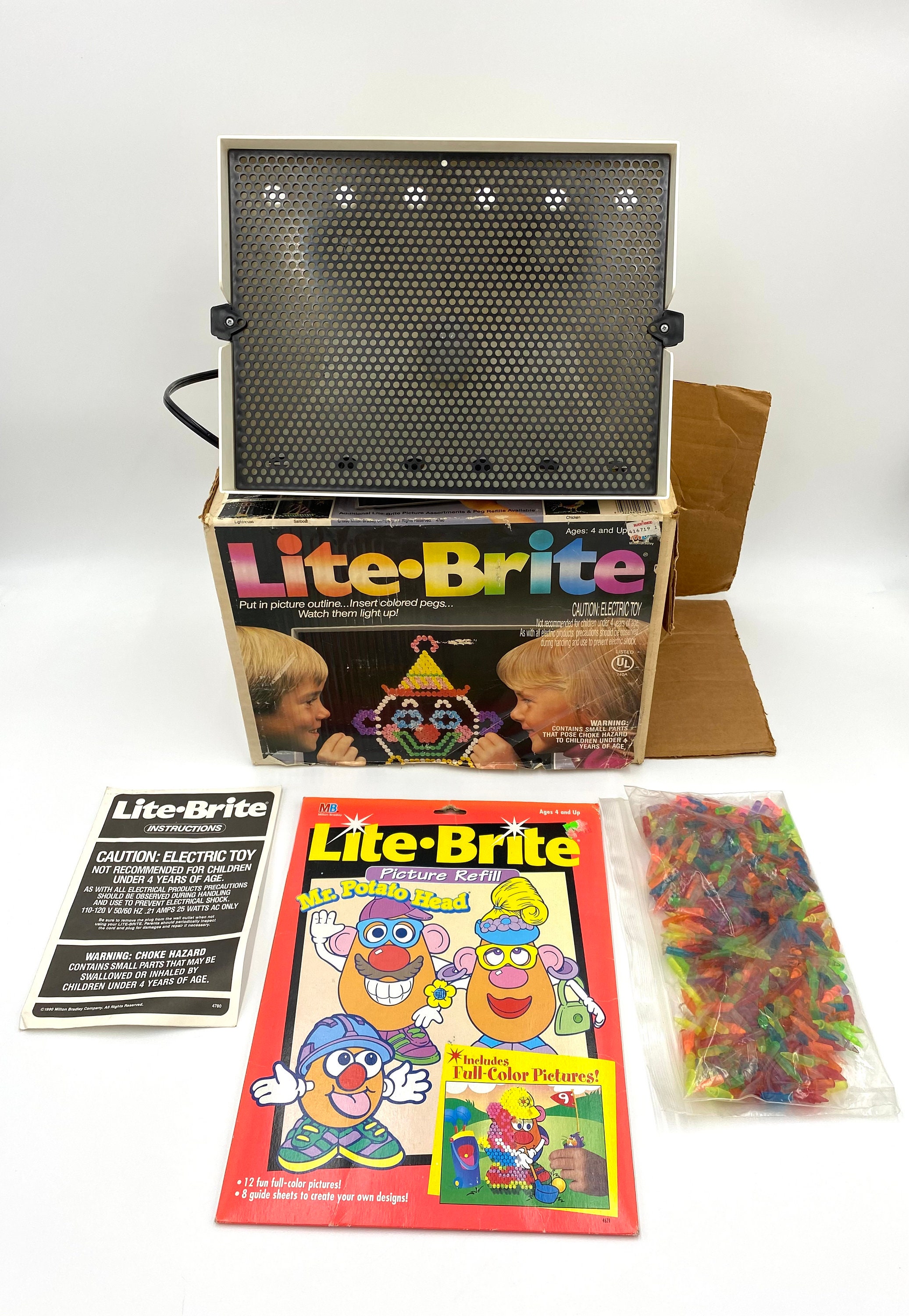 Vintage 1990s Lite brite Toy Milton Bradley With Pegs and Sheets in Box Tested. Etsy UK