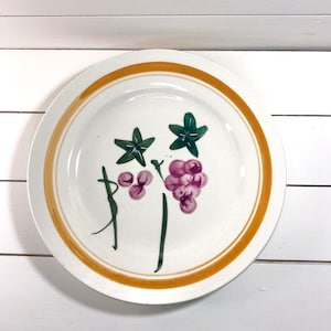 Vintage White 10.75” Dinner Plate With Orange Rim And Purple Grapes And Green Star Leafs