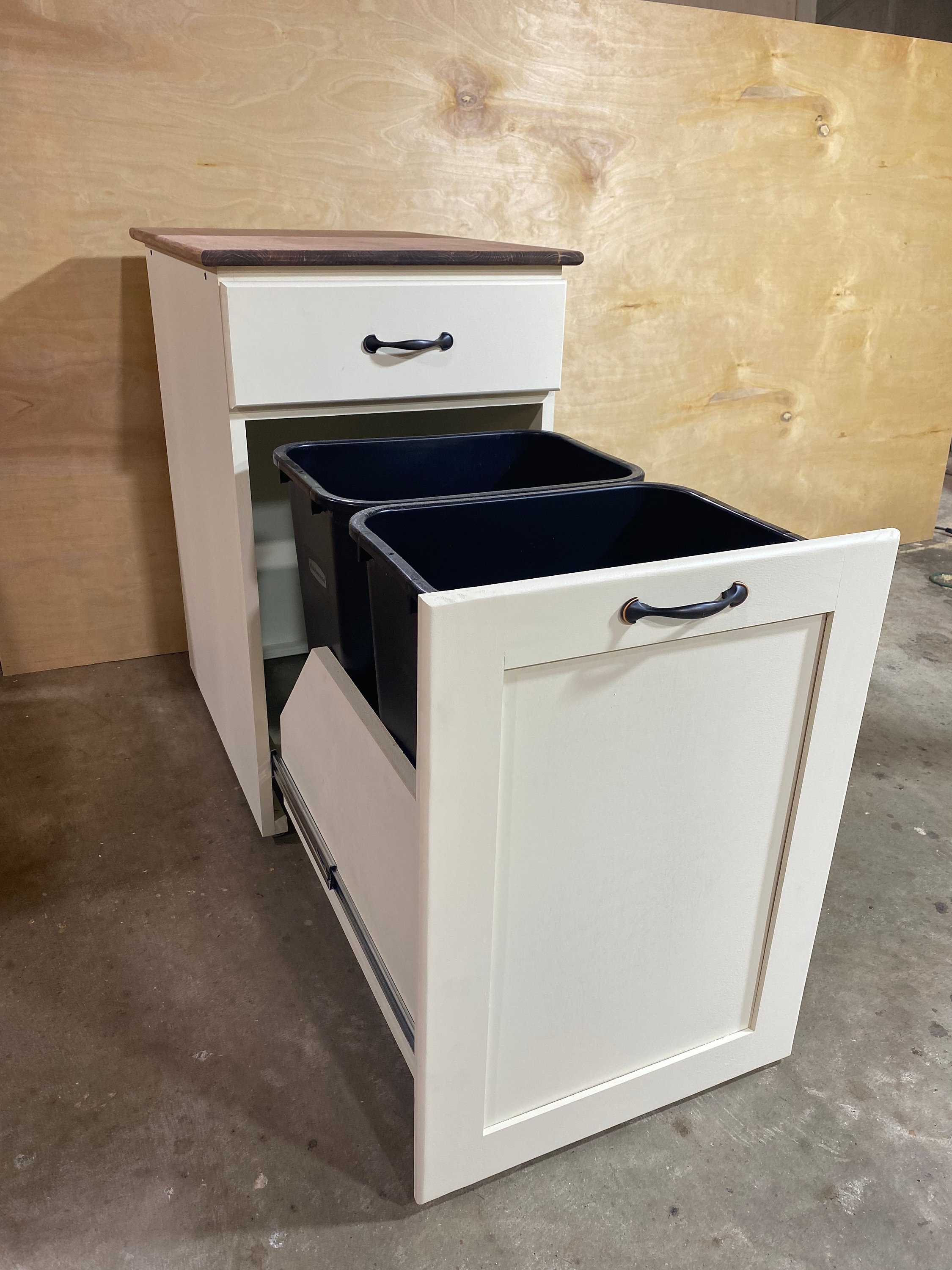 Dropship Kitchen Tilt Out Trash Bin Cabinet Free Standing Recycling Cabinet  Trash Can Holder With Drawer, Black-AS to Sell Online at a Lower Price