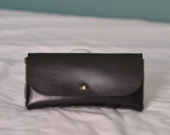 Handmade Black Leather Glasses Case: Retro Sunglass Pouch