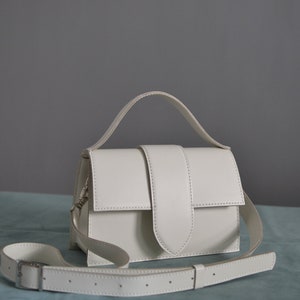 Creme Kleine Lederhandtasche, Minimalistische Clutch Tasche für Frauen, Luxus Umhängetasche, Trendige Schultertasche, Mini Solid Color Handytasche