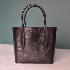 Business-Tasche aus Leder in Kroko-Optik, schwarze große Umhängetasche, Shopping-Handtasche für Damen, Reise-Laptoptasche