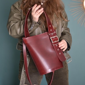 Bordeauxrote LederTasche, Echtleder Bucket Bag für Frauen, große Leder Schultertaschen, Leder Handtaschen, Leder Geschenke für Schwester