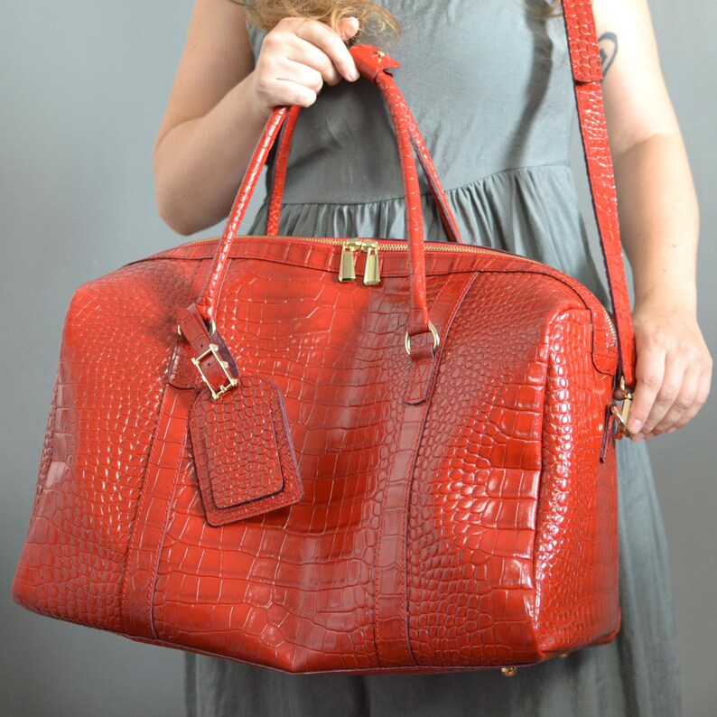 Leather Duffel Bag,
Weekender Bag,
Travel Bag for Women,
Red Overnight Bag,
Cabin Travel Bag,
Large Vacation Bag,
Personalized Gym Bag,
Leather Luggage Bag,
Leather Suitcase Bag,
Large Handmade Purse,
Gift for Sister,
Croco Pattern Bag,
Leather Gifts