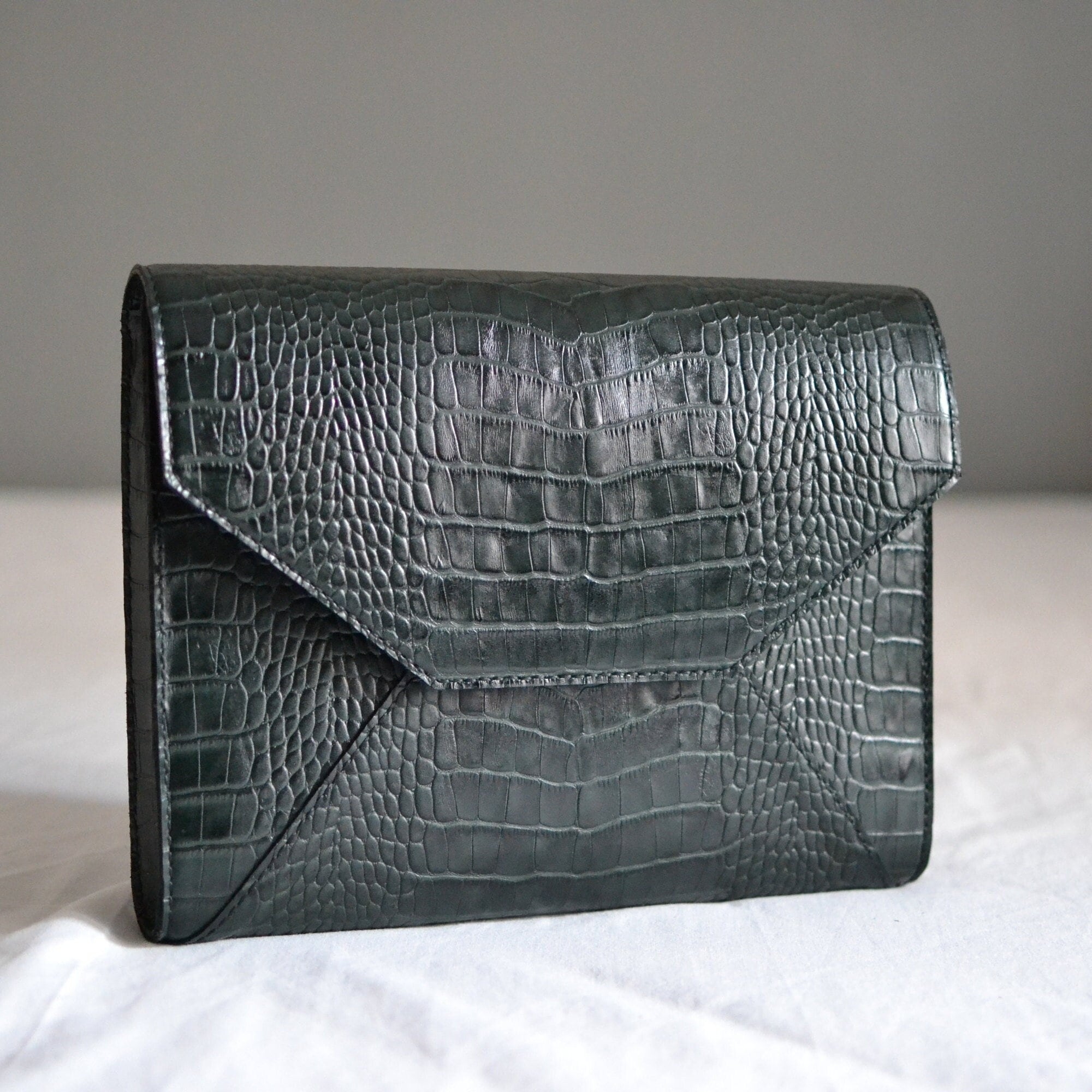 Women\'s Black Crocodile Pattern Clutch Purse Oversized Leather Evening Handbag SWEETV Evening Clutch Purses for Women Elegant Wristlet  main image 3