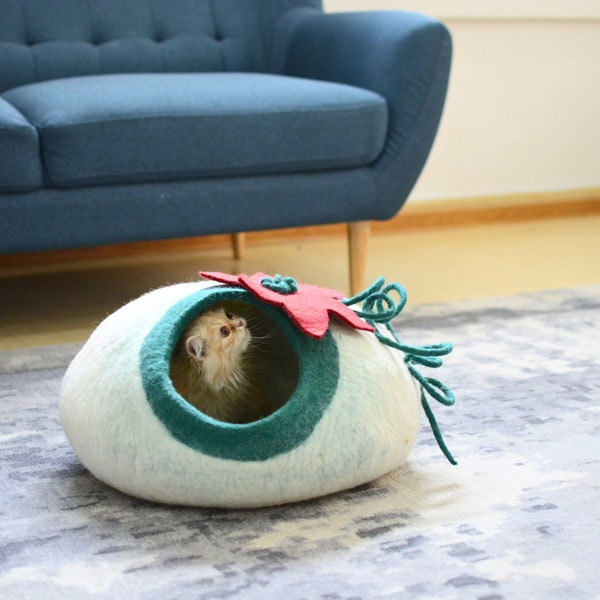 Whisker Hut: Handmade, Eco-friendly Natural Cat Bed| Comfortable Felted Floral Cat Cave | Aesthetic Cat Hideaway| Wool pet cave