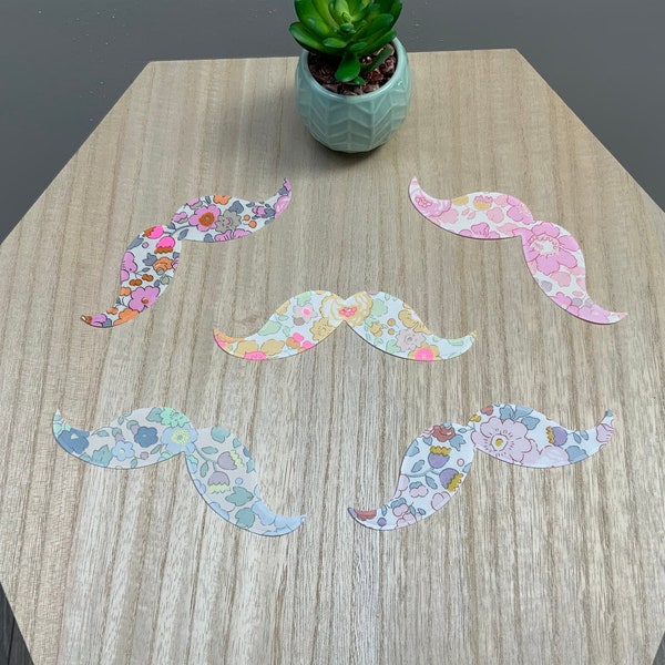 Appliqué écusson thermocollant liberty moustache