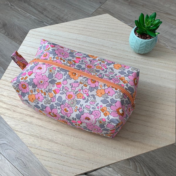 Trousse de toilette molletonnée en Liberty, trousse à maquillage, pour femme / fille