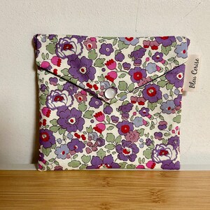 Pochette enveloppe en coton Liberty rare et exclusif « Betsy violet », molletonnée, doublée. Trousse maquillage, rangement, pochette de sac