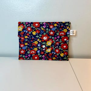 Pochette en coton Liberty  « Betsy Equinoxe », molletonnée, doublée. Trousse maquillage, pochette de sac