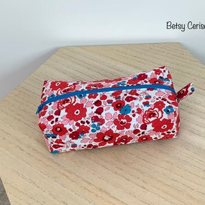 Astuccio Liberty Betsy Cerise, imbottito, foderato. Kit scolastico, kit per il trucco, ecc.
