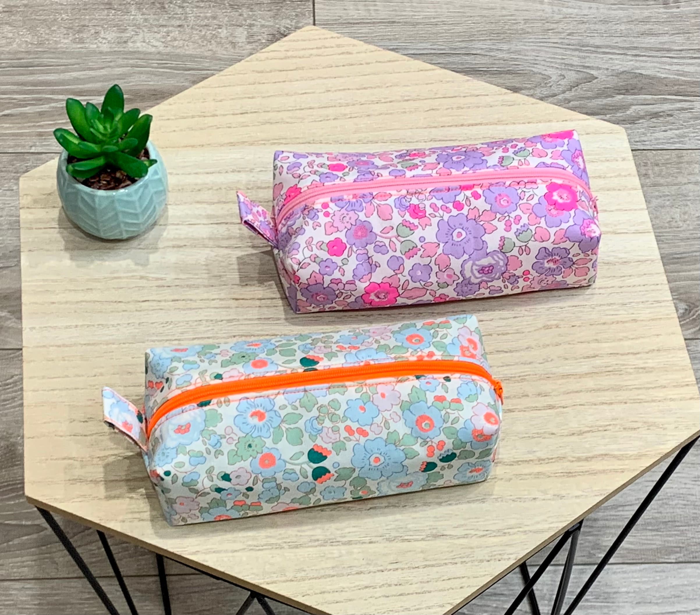 Trousse Liberty, Molletonnée, Petit Format, Pour Stylos, Ecole, Bureau, Maquillage ... Coloris Au Ch