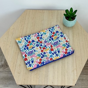Pochette,  molletonnée, doublée Liberty « Poppy Daisy », Pochette de sac, trousse maquillage accessoires…