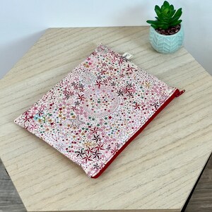 Pochette Liberty Adelajda, molletonnée, doublée. Trousse maquillage, ecole, rangement divers, pochette de sac …. Idée cadeau