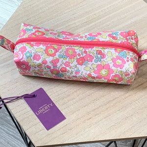 Grande trousse Liberty molletonnée, liberty exclusif et rare. Trousse à crayons, maquillage, école, bureau…