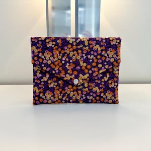 Pochette enveloppe en coton Liberty  «Wiltshire Bohème doré », molletonnée, doublée. Trousse maquillage, école, rangement, pochette de sac