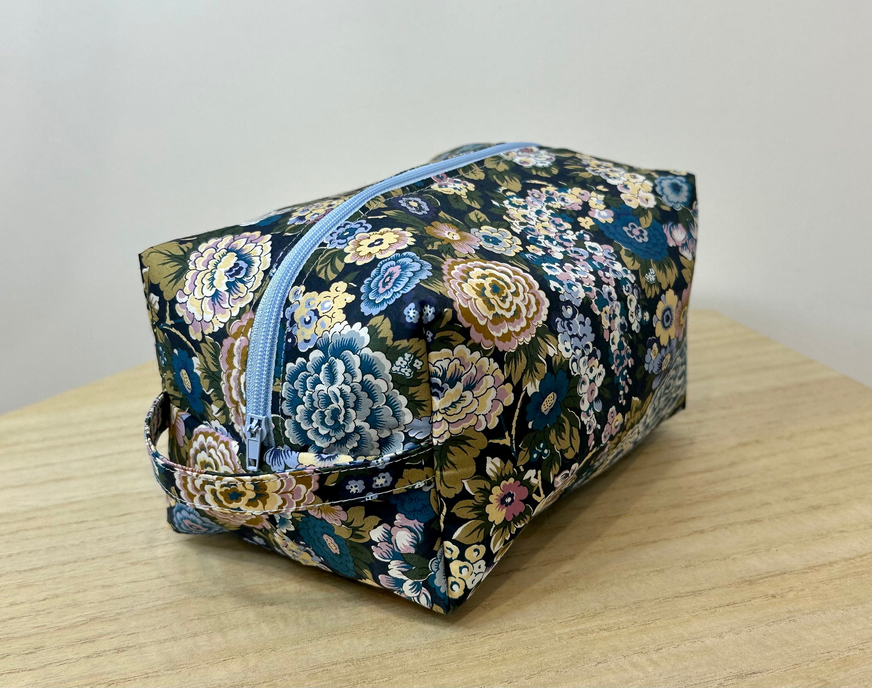 Lois - Pochette da Uomo da Polso in Algodón-Poliéster/Piel con Cerniera - Beauty Case Viaggio Disegno Exclusivo - Borsello a Mano Leggero, Marino : Lois