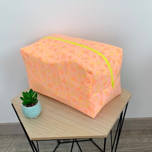 Maxi size toiletry bag, Petit Pan. Lined, fleece. Storage of hygiene items, makeup, games or toys, etc. Gift idea