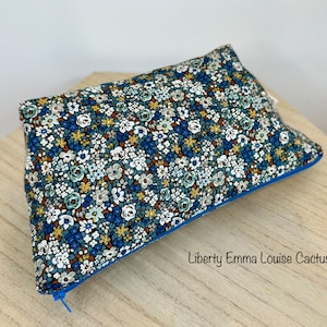 Trousse de toilette , maquillage … en Liberty Emma Louise, molletonnée, doublée. Idée cadeau