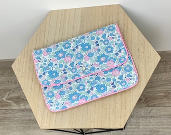 Liberty Betsy flap clutch, lined, fleece, piped, exclusive Liberty. Evening pouch, wedding pouch, … makeup pouch, …