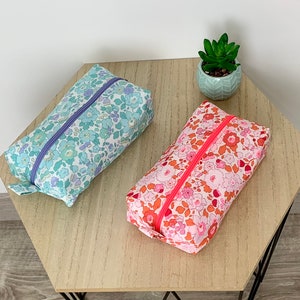 Trousse liberty molletonnée, doublée. Coloris au choix. Trousse à crayons, trousse maquillage, rangement accessoires, … Idée cadeau