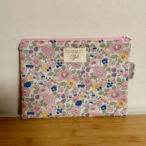 Pochette,  molletonnée, doublée Liberty rare « Betsy Sucré doré  », Pochette de sac, trousse maquillage accessoires…