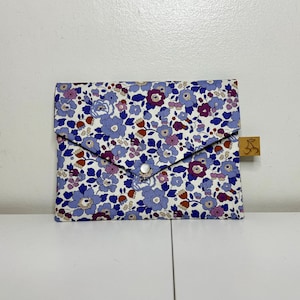 Pochette en coton Liberty  « betsy Aubergine», Liberty rare et exclusif molletonnée, doublée. Trousse maquillage, pochette de sac