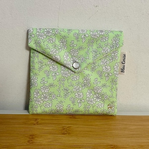 Pochette enveloppe en coton Liberty  « Capel Sorbet», molletonnée, doublée. Trousse maquillage, rangement, pochette de sac
