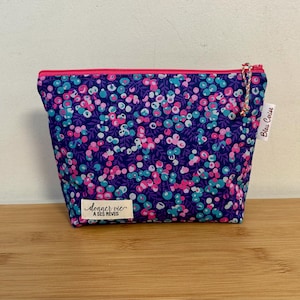 Trousse de toilette , maquillage … en Liberty rare « Wiltshire fushia violet » molletonnée, doublée. Idée cadeau