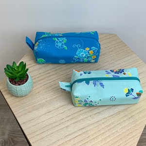 Astuccio Petit Pan in cotone, foderato, imbottito, colori a scelta. Scuola, ufficio, trucco, piccoli accessori, ecc.