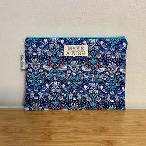Pochette,  molletonnée, doublée Liberty lantana « strawberry thief  », Pochette de sac, trousse maquillage accessoires…