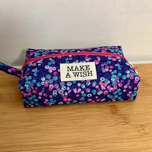 Trousse molletonnée Liberty « Wiltshire Purple », doublée. Trousse pour l’école, le bureau, rangement maquillage …