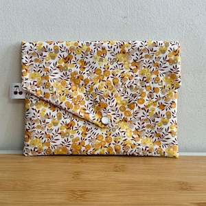 Pochette en coton Liberty , molletonnée, doublée. Trousse maquillage, pochette de sac