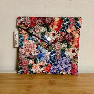 Pochette enveloppe en coton Liberty  « Painted Travel », molletonnée, doublée. Trousse maquillage, rangement, pochette de sac