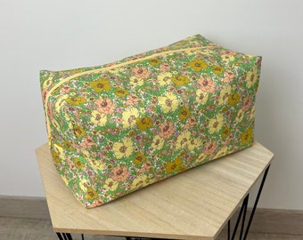 Maxi toiletry bag, padded, lined. Very large format. Gift idea