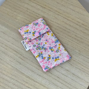 Bolso Liberty Wiltshire, acolchado, forrado, cierre a presión. Bolsillo para blusa, funda para teléfono, estuche para bolígrafos, etc.