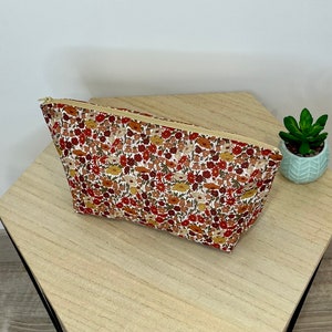 Trousse de toilette , maquillage … en Liberty «Poppy forest rouille», molletonnée, doublée. Idée cadeau