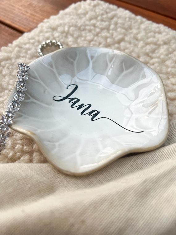 Personalisierte Schmuckschale aus Keramik mit Name – Geschenk für Freundin, JGA, Hochzeit, Ring Schale, Geschenk Freundin, Schmuckteller