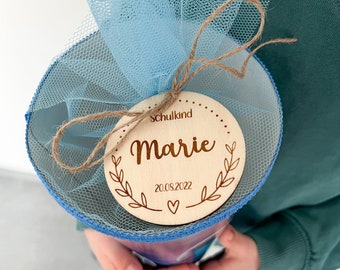 Gepersonaliseerd houten label voor de schoolkegel, cadeaulabel met gewenste naam, gegraveerd houten label, cadeau voor schoolinschrijving, school