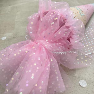 Supplémentaire - Fermeture en tulle rose à pois holographiques avec volants pour cônes d'école