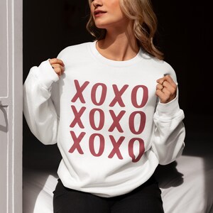 XOXO Sweatshirt, Women&#39;s Valentines Day Sweatshirt, Valentine&#39;s Day Shirt, Valentine Sweatshirt, Gifts For Her, XOXO Valentines Sweatshirt