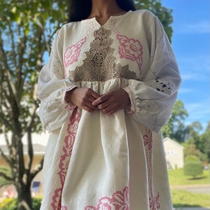 Embroidered linen dress / Tablecloth dress / Handmade dress / One of a kind dress / M to L / 35&quot; to 41&quot; bust