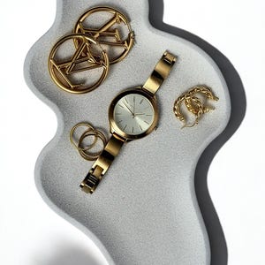 Modern Concrete Tray: Asymmetrical Jewelry & Key Holder
