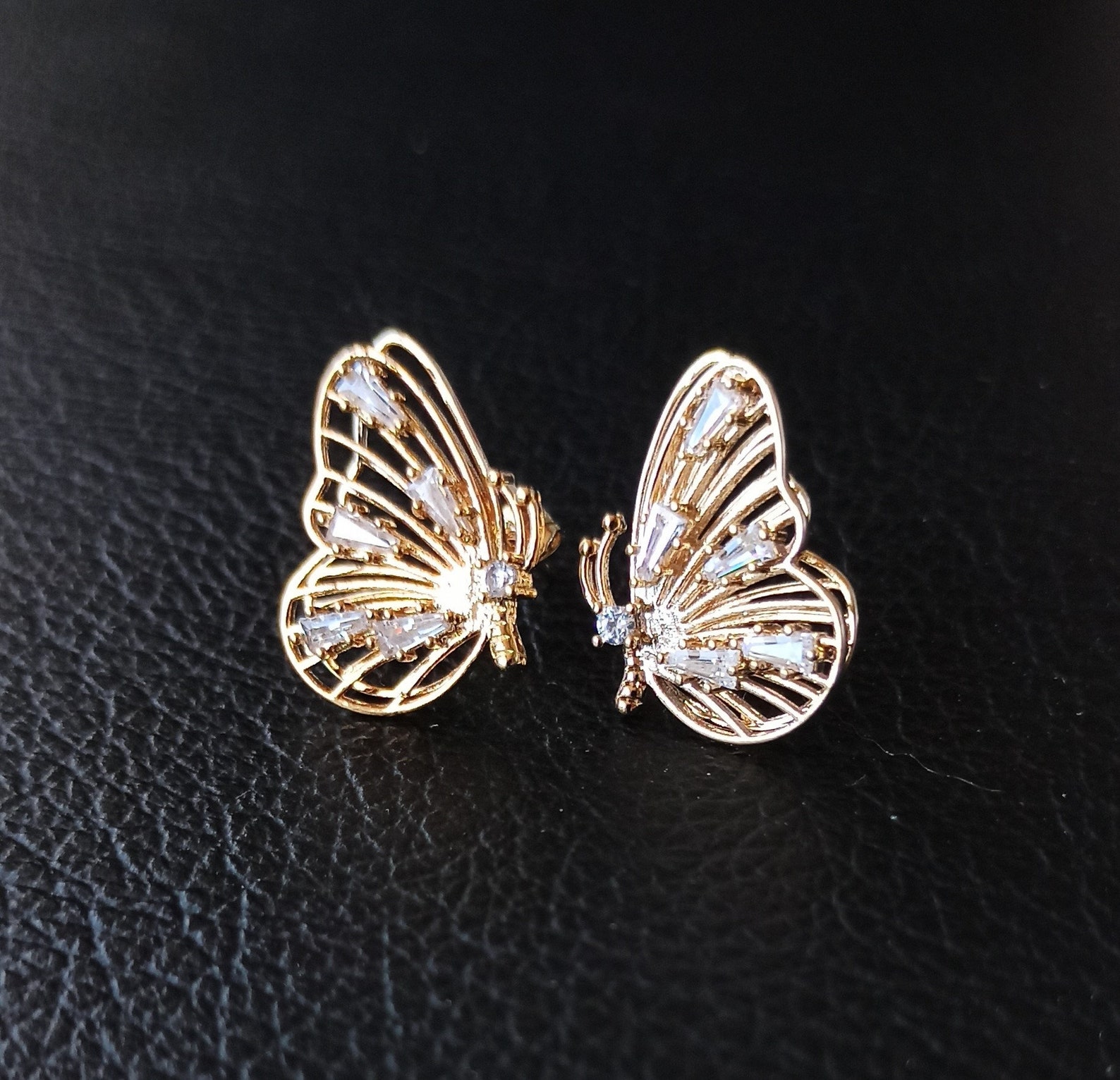 18k gold butterfly earrings