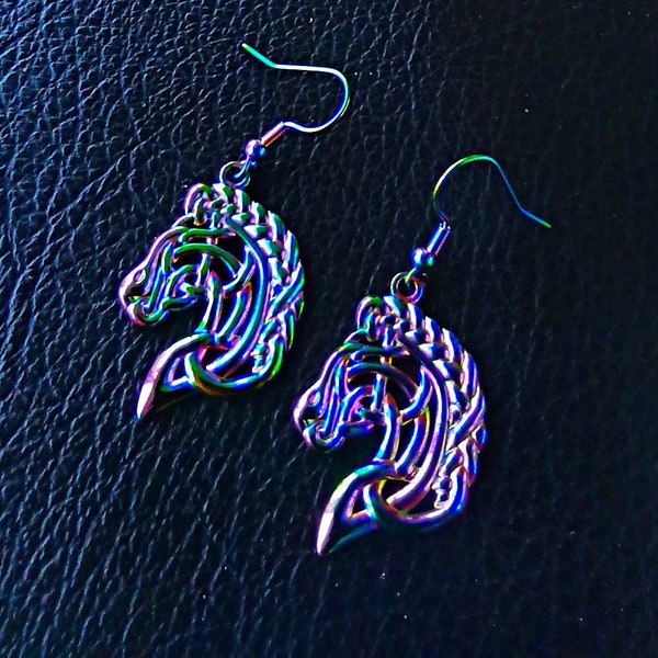 Boucles d'oreilles cheval en titane arc-en-ciel, grandes boucles d'oreilles en filigrane de tête de cheval, cadeaux pour amateurs de chevaux, boucles d'oreilles équestres, bijoux à changement de couleur