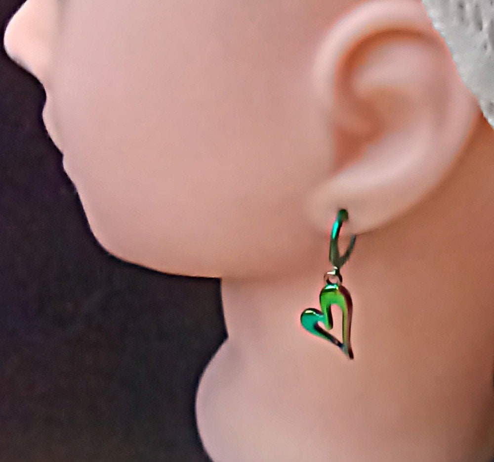 イヤリング TATIANA Silver 925 Rainbow Clear Heart Earrings EC1726 Rainbow Titanium Heart Earrings - Dainty Huggie Hoop