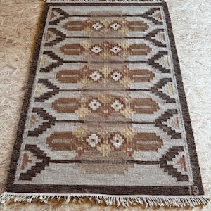 Ingegerd Silow “IS” Hand-Woven Flatweave Rug, Sweden, c. Mid-20th Century - 197 × 135 cm
